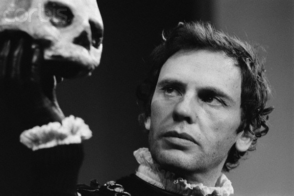 Jean-Louis Trintignant Plays Hamlet