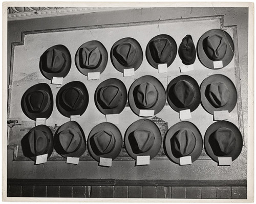 Weegee-Hats-in-a-pool-room-by-We-0151