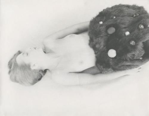 josef-breitenbach-untitled-female-nude-with-dark-fur-and-ornaments-1940s